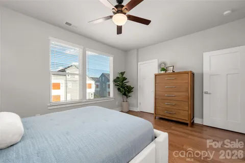 $699,500 | 2104 Bryant Park Drive, Charlotte, NC 28208