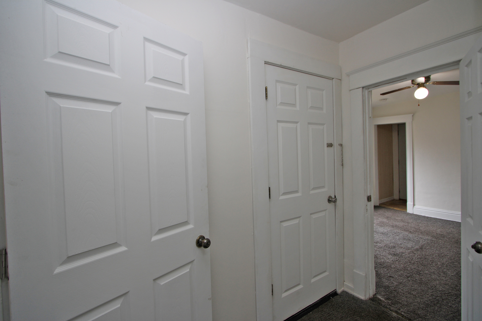 3013 Elim Avenue Zion, IL 60099 - Photo 23 of 36 a view of a elevator