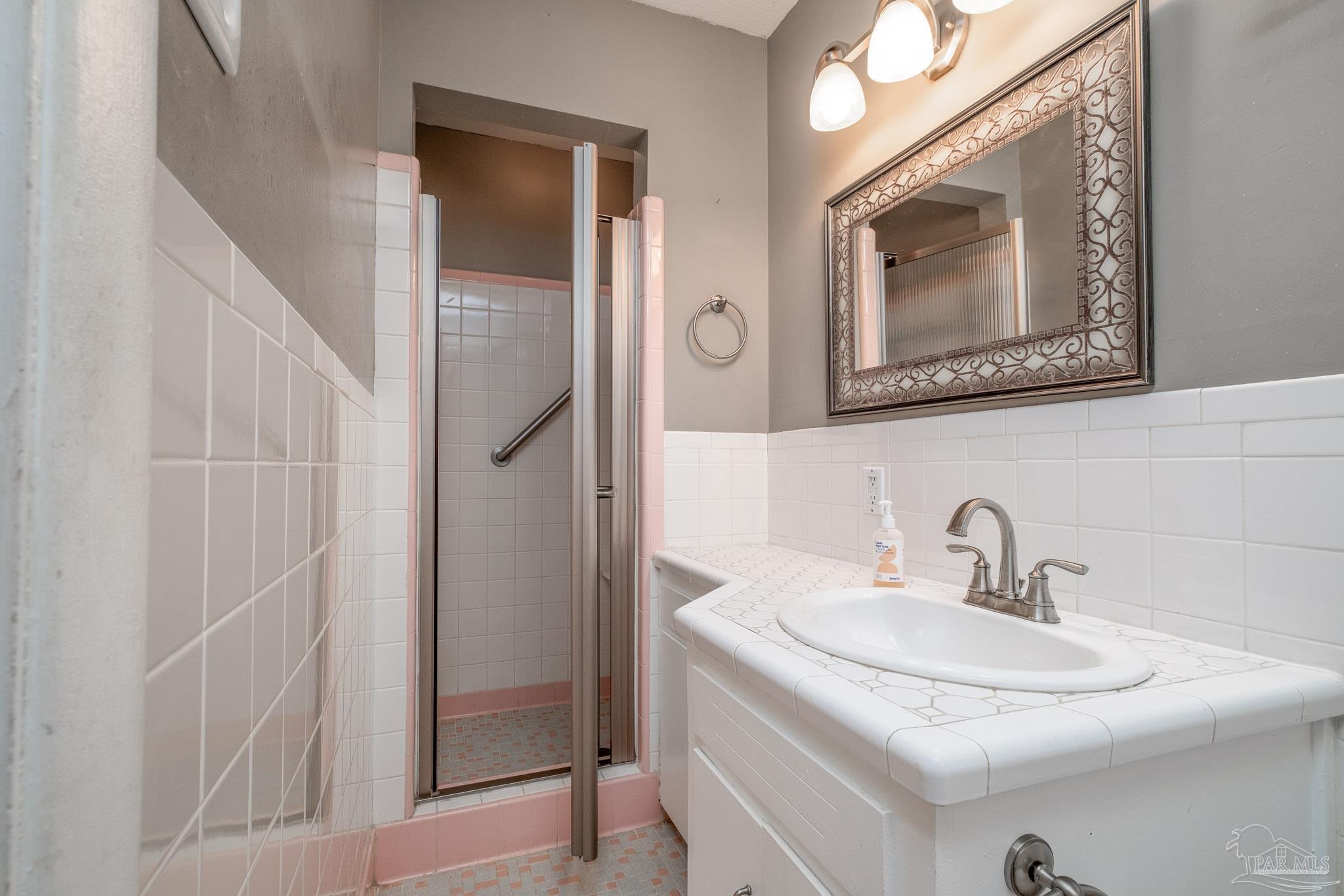 6161 Azalea Road Pensacola, FL 32504 - Photo 21 of 37 Lovely tile countertop