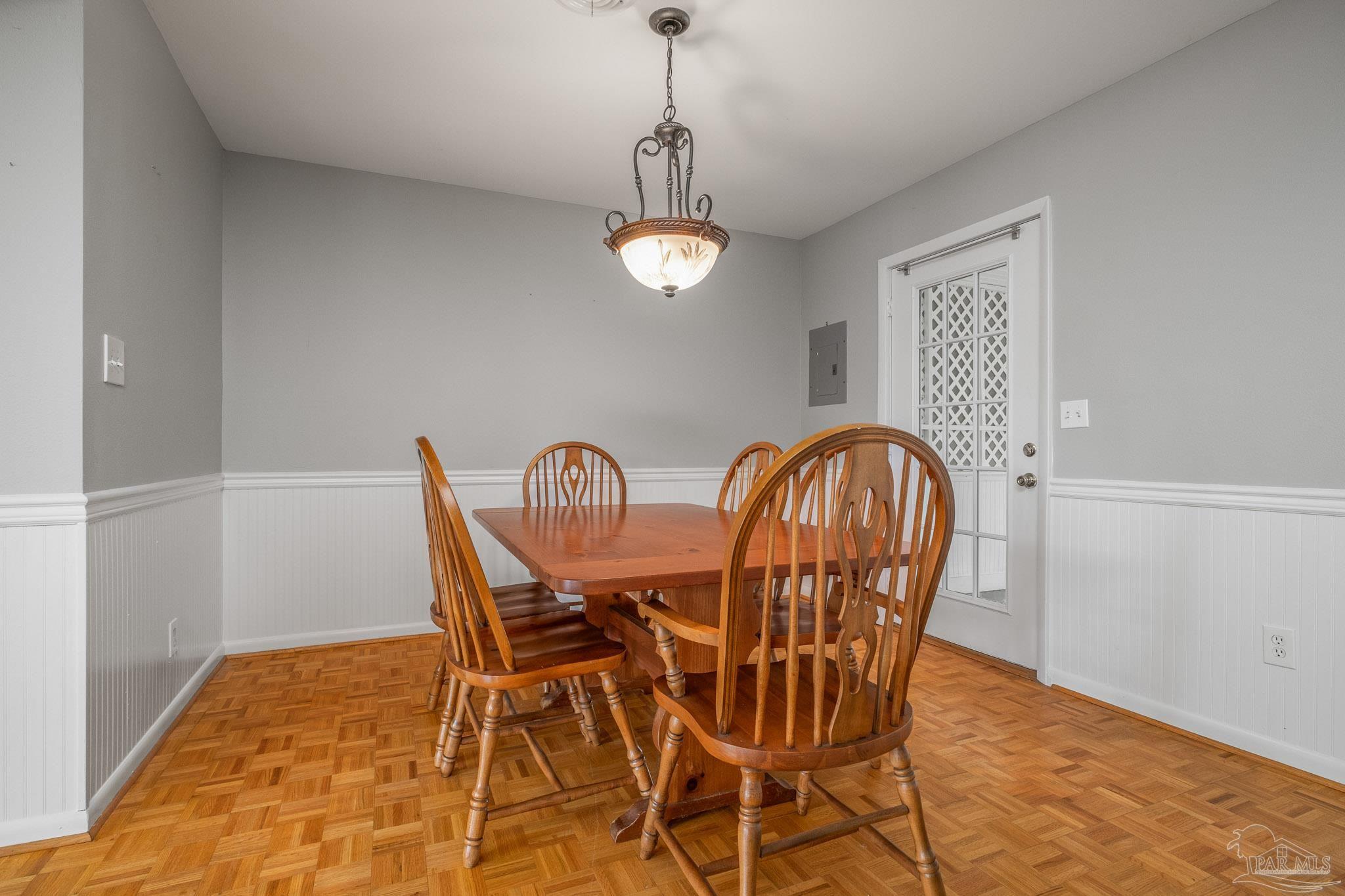 6161 Azalea Road Pensacola, FL 32504 - Photo 8 of 37 Plenty of room to add more furnishings