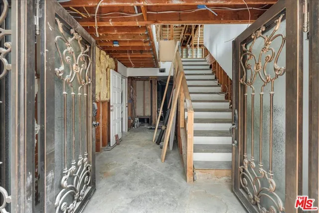 $4,250,000 | 1614 Viewmont Drive, Los Angeles, CA 90069