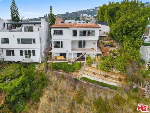 $4,250,000 | 1614 Viewmont Drive, Los Angeles, CA 90069