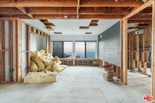 $4,250,000 | 1614 Viewmont Drive, Los Angeles, CA 90069