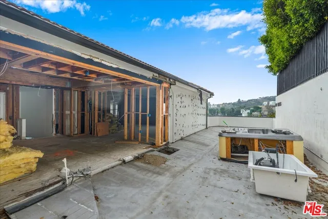 $4,250,000 | 1614 Viewmont Drive, Los Angeles, CA 90069