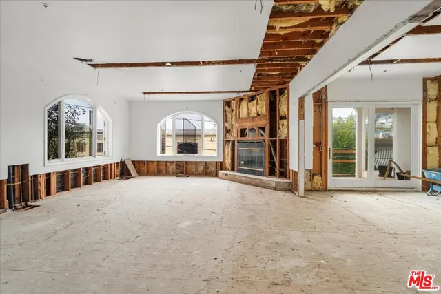 $4,250,000 | 1614 Viewmont Drive, Los Angeles, CA 90069