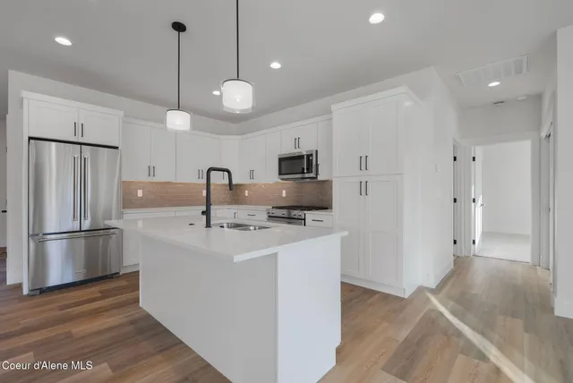 $672,000 | 2057 Aspen Way, Sandpoint, ID 83864