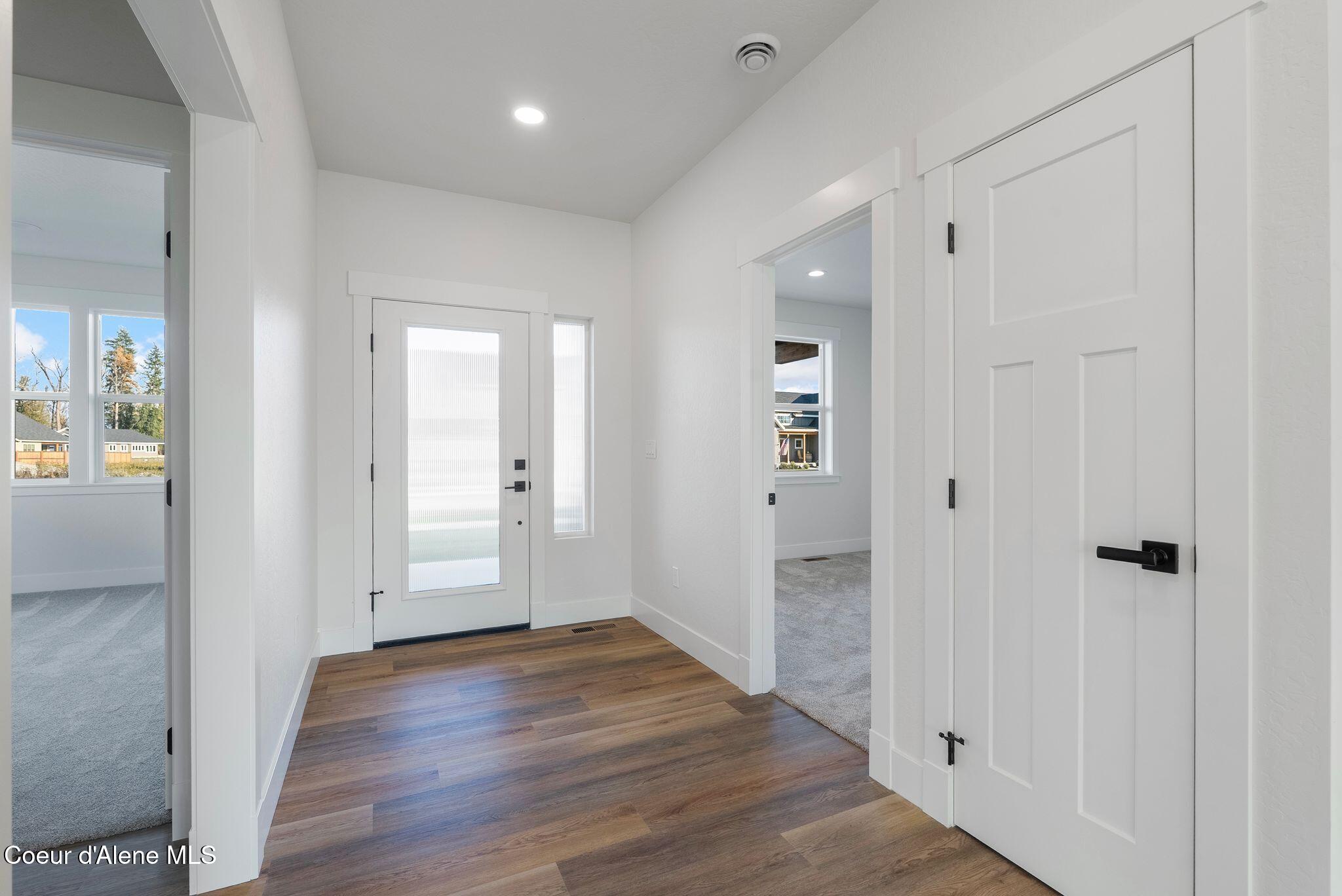 2057 Aspen Way Sandpoint, ID 83864 - Photo 3 of 45 DSC01181