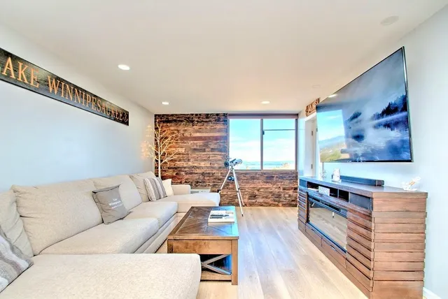 $1,800 | 375 Endicott Street North, Unit 305, Laconia, NH 03246