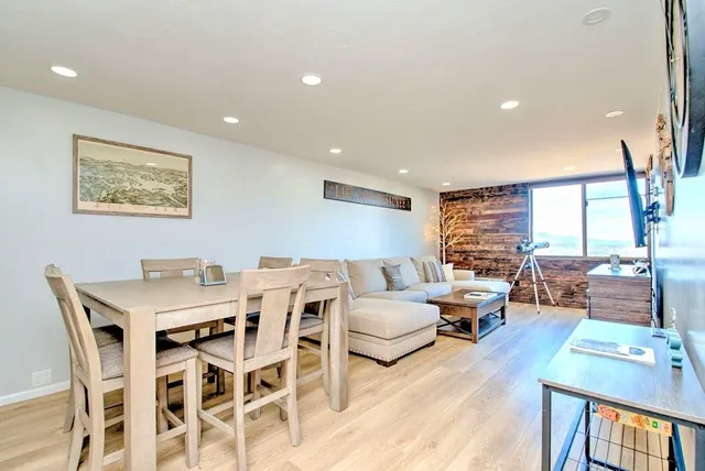 $1,800 | 375 Endicott Street North, Unit 305, Laconia, NH 03246