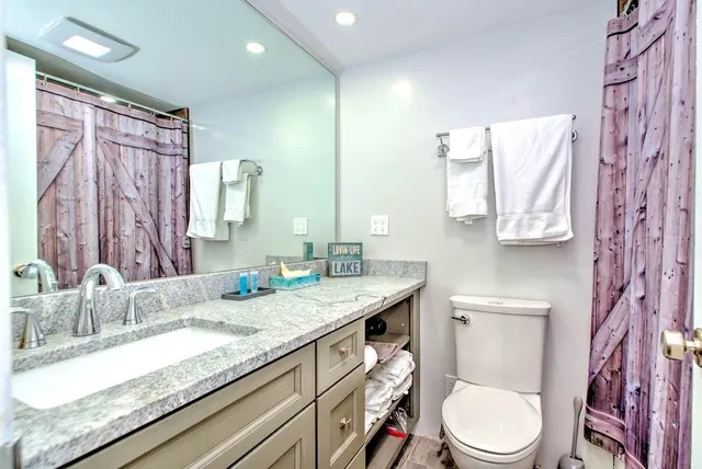 $1,800 | 375 Endicott Street North, Unit 305, Laconia, NH 03246