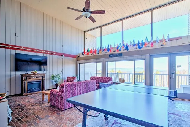 $1,800 | 375 Endicott Street North, Unit 305, Laconia, NH 03246