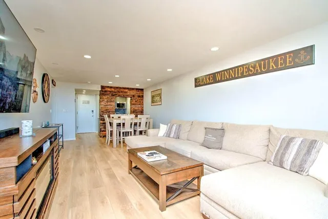 $1,800 | 375 Endicott Street North, Unit 305, Laconia, NH 03246