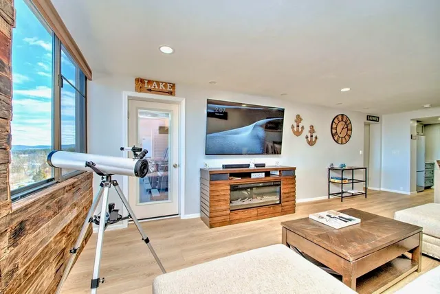 $1,800 | 375 Endicott Street North, Unit 305, Laconia, NH 03246