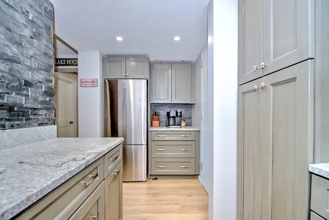 $1,800 | 375 Endicott Street North, Unit 305, Laconia, NH 03246