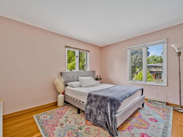 $569,900 | 1121 Greenfield Lane, Mount Prospect, IL 60056