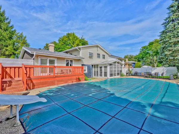 $569,900 | 1121 Greenfield Lane, Mount Prospect, IL 60056