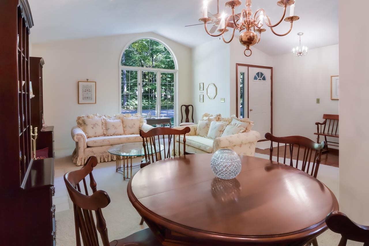 139 West Long Lake Road Traverse City, MI 49685 - Photo 5 of 41 1905592-4.JPG