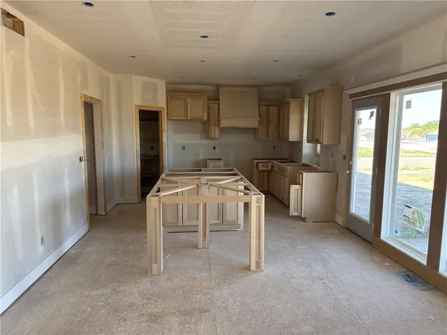 $565,000 | 4602 Northeast 86th Terrace, Kansas City, MO 64156