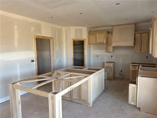 $565,000 | 4602 Northeast 86th Terrace, Kansas City, MO 64156