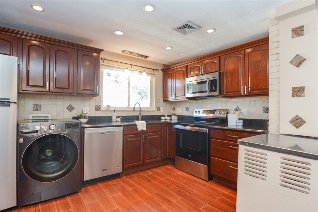 16 Rosslare Road Framingham, MA 01701 - Photo 11 of 35 Gallery Image 11