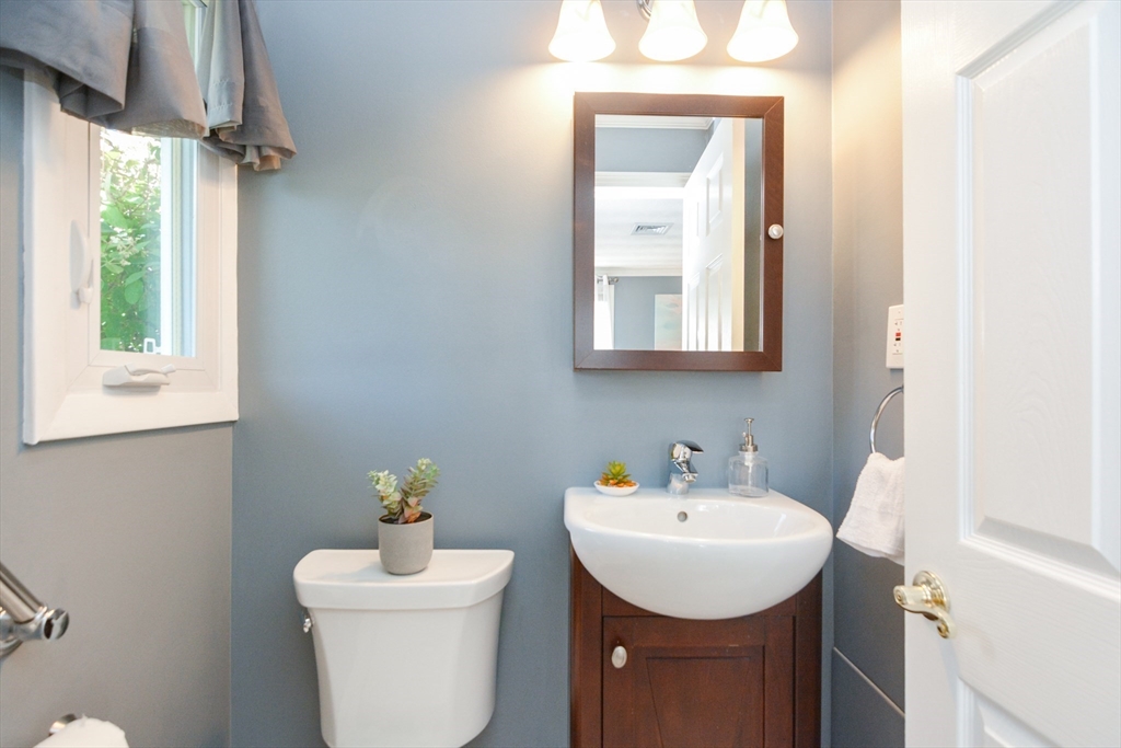 16 Rosslare Road Framingham, MA 01701 - Photo 17 of 35 Gallery Image 17