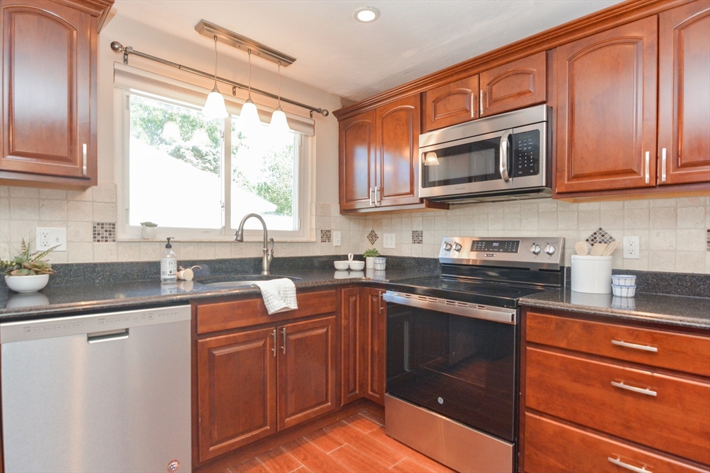 16 Rosslare Road Framingham, MA 01701 - Photo 10 of 35 Gallery Image 10