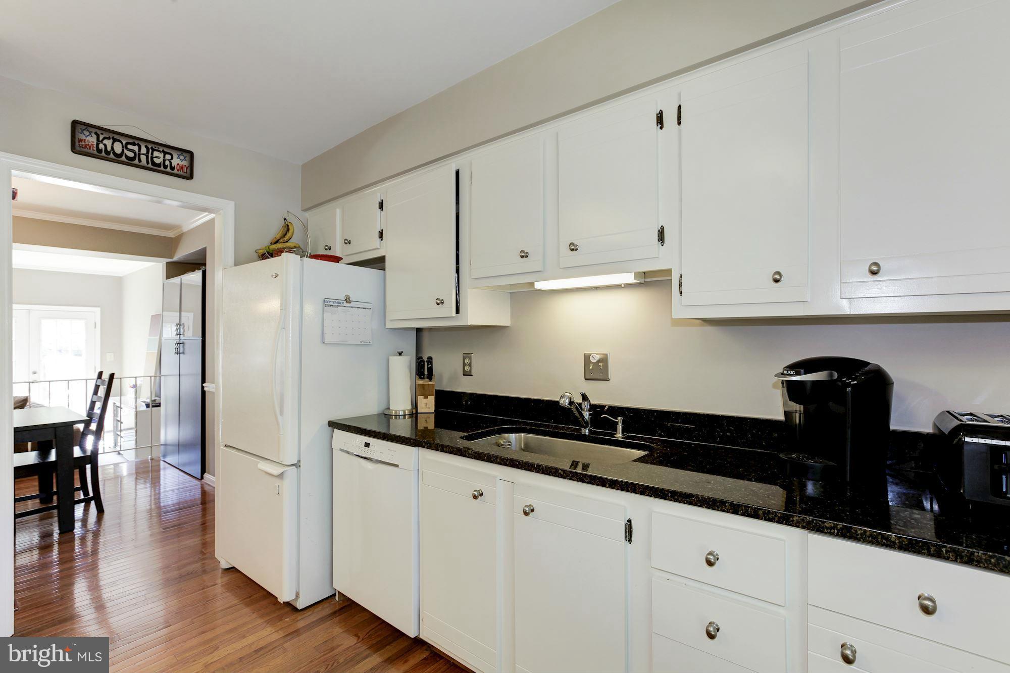 7304 Greentree Road Bethesda, MD 20817 - Photo 14 of 30 Kitchen