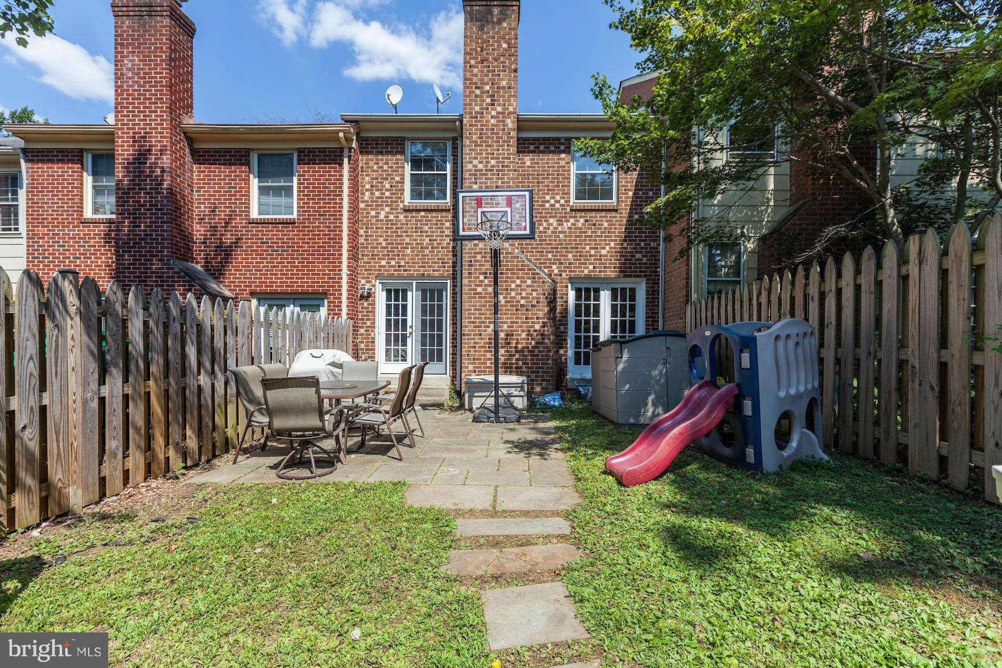 7304 Greentree Road Bethesda, MD 20817 - Photo 29 of 30 Exterior (Rear)