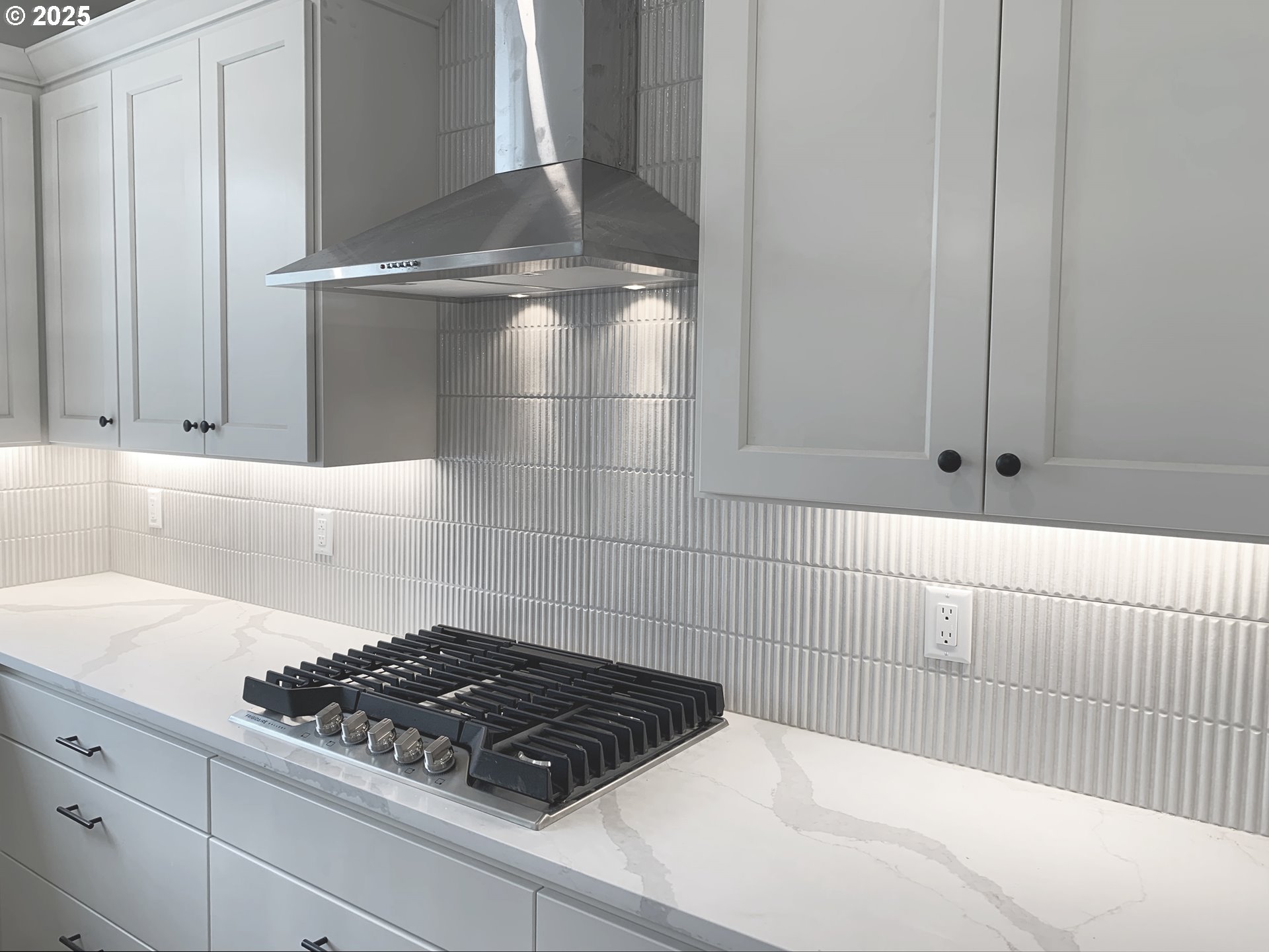 1894 South Holly Street Canby, OR 97013 - Photo 3 of 23