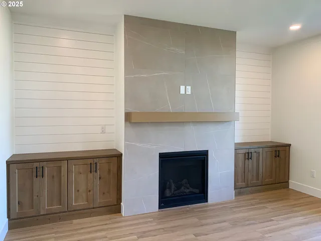 a view of a livingroom with a fireplace