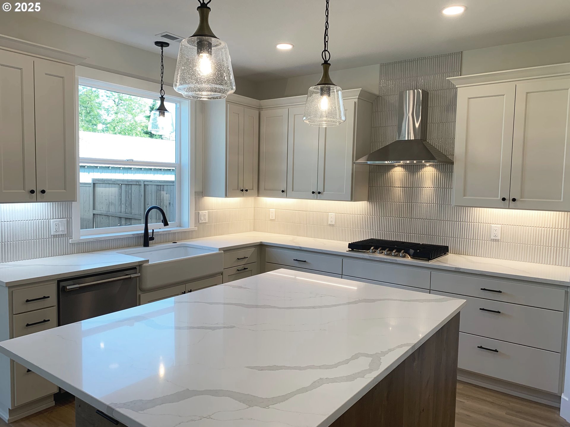 1894 South Holly Street Canby, OR 97013 - Photo 9 of 23