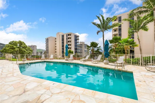 $850,000 | 999 Wilder Avenue, Unit 305, Honolulu, HI 96822