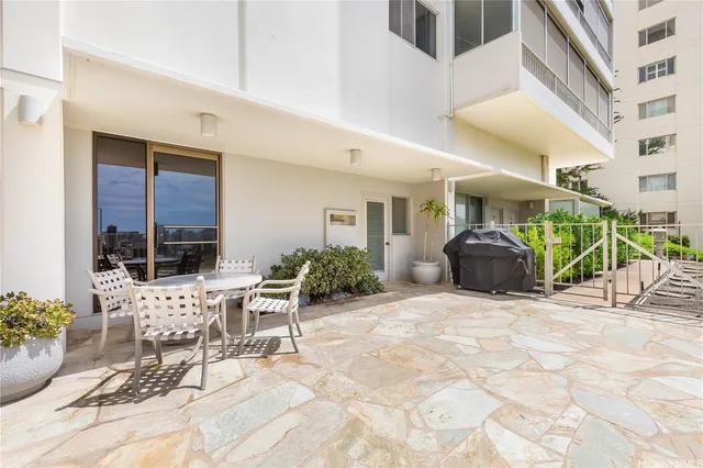 $850,000 | 999 Wilder Avenue, Unit 305, Honolulu, HI 96822