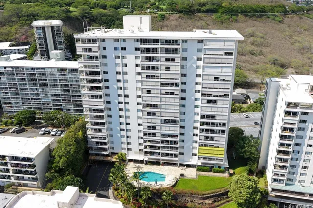 $850,000 | 999 Wilder Avenue, Unit 305, Honolulu, HI 96822