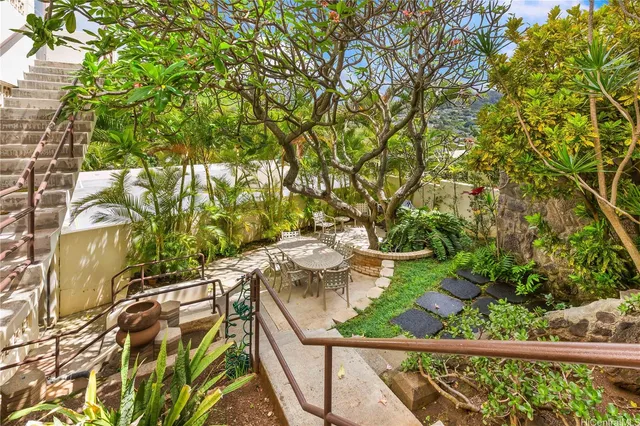 $850,000 | 999 Wilder Avenue, Unit 305, Honolulu, HI 96822