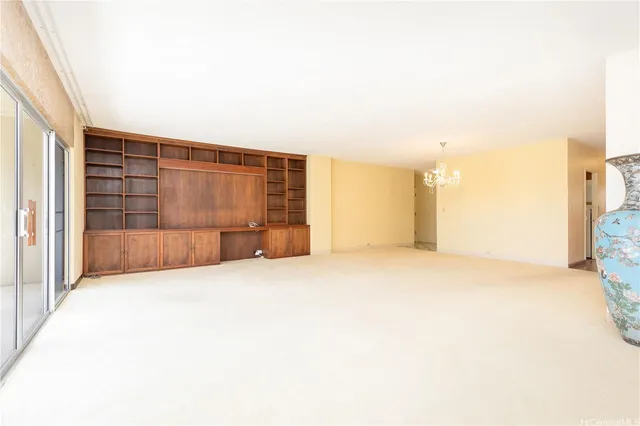 $850,000 | 999 Wilder Avenue, Unit 305, Honolulu, HI 96822