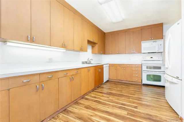 $850,000 | 999 Wilder Avenue, Unit 305, Honolulu, HI 96822