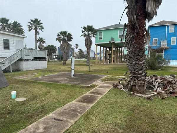 $120,000 | 11215 Schwartz Drive, Galveston, TX 77554