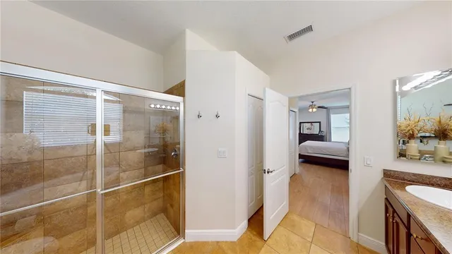 a en suite bathroom with a shower