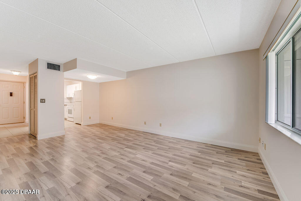 55 Vining Court, Unit 226 Ormond Beach, FL 32176 - Photo 5 of 31 20240325202031912251000000-o