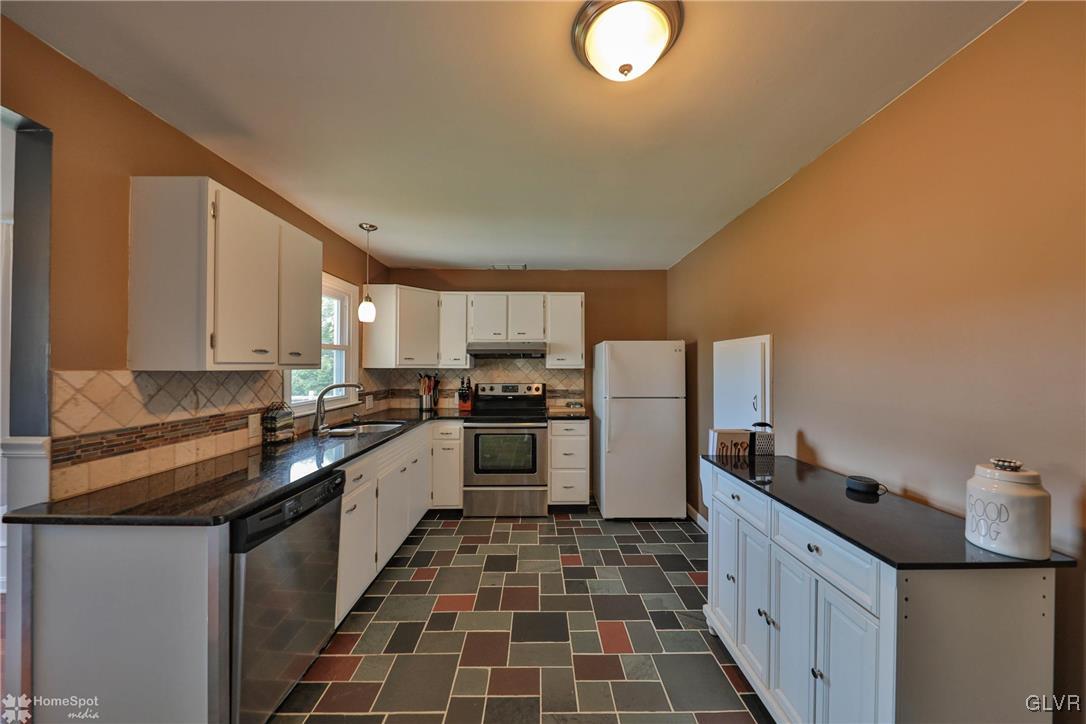 2853 Brandon Road Bethlehem, PA 18017 - Photo 9 of 41 Gallery Image 9