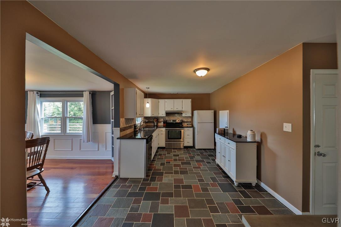 2853 Brandon Road Bethlehem, PA 18017 - Photo 10 of 41 Gallery Image 10
