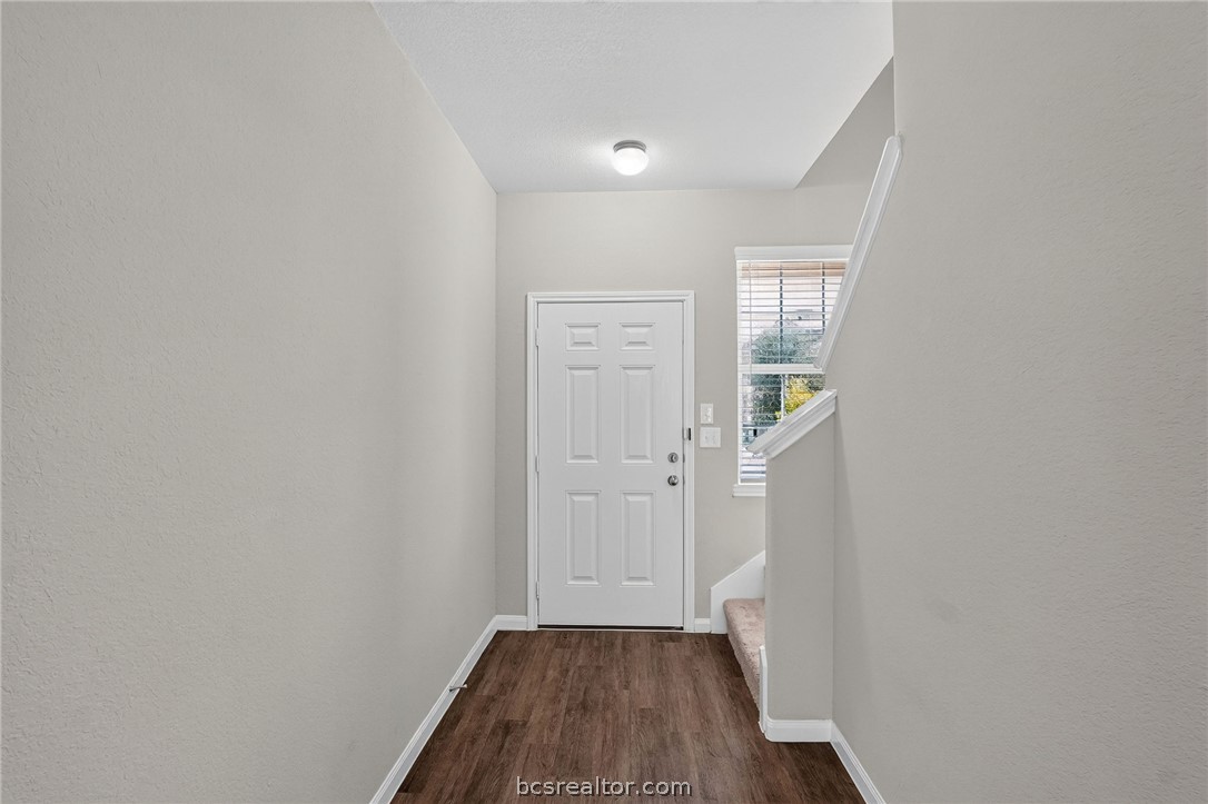 4702 Los Pines Way Bryan, TX 77807 - Photo 10 of 36 Gallery Image 10