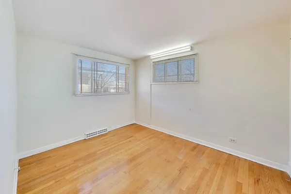 $2,400 | 4908 Carol Street, Unit A, Skokie, IL 60077