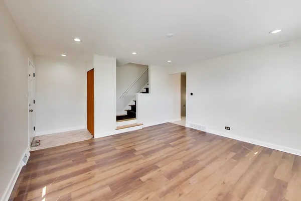 $2,400 | 4908 Carol Street, Unit A, Skokie, IL 60077