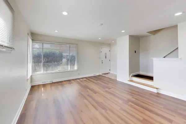 $2,400 | 4908 Carol Street, Unit A, Skokie, IL 60077