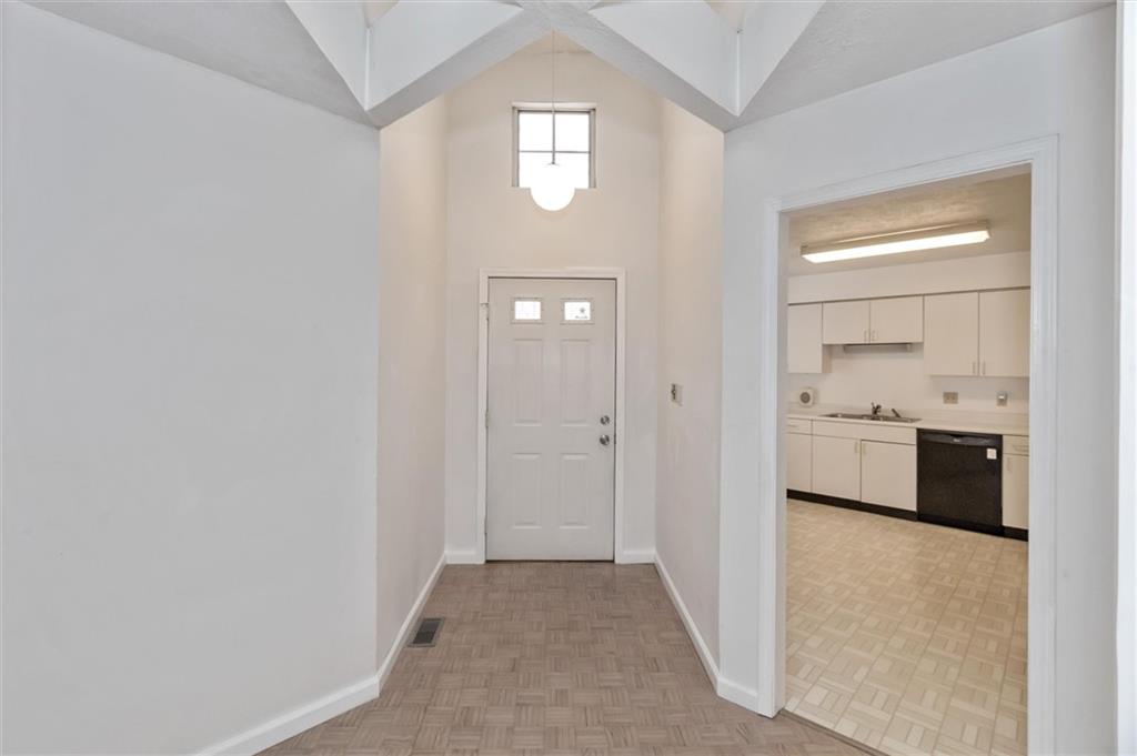 4829 Lincoln Road Indianapolis, IN 46228 - Photo 6 of 27 Gallery Image 6