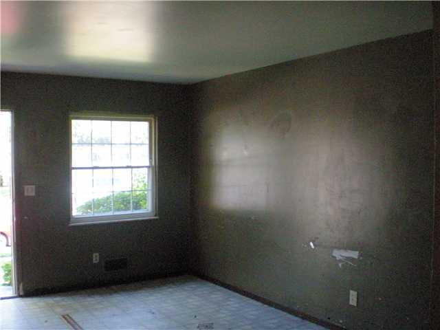 5720 Beechcroft Road, Unit L Columbus, OH 43229 - Photo 3 of 4 Gallery Image 3