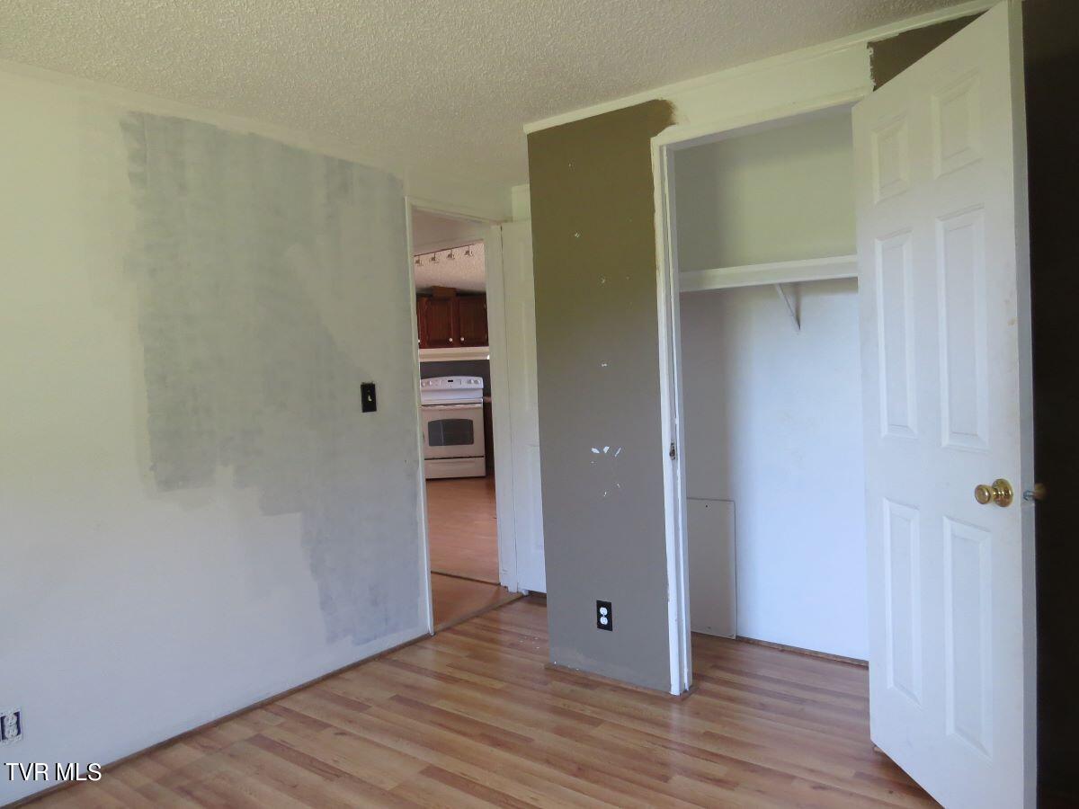 9010 Suffolk Road Wise, VA 24293 - Photo 25 of 41 IMG_4252