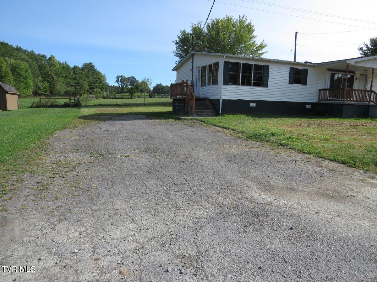 9010 Suffolk Road Wise, VA 24293 - Photo 37 of 41 IMG_4306